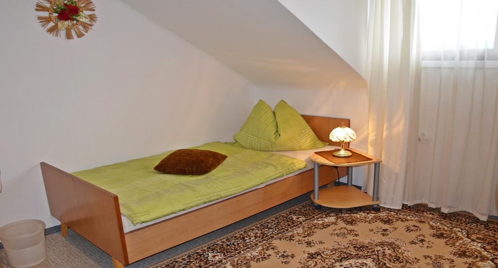 Gasthof-Pension Karawankenblick Пёрчах-ам-Вёртерзе Экстерьер фото