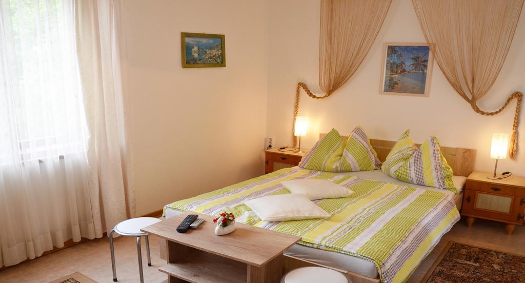 Gasthof-Pension Karawankenblick Пёрчах-ам-Вёртерзе Экстерьер фото