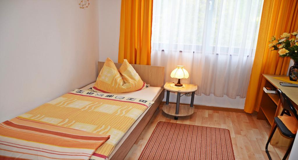 Gasthof-Pension Karawankenblick Пёрчах-ам-Вёртерзе Экстерьер фото