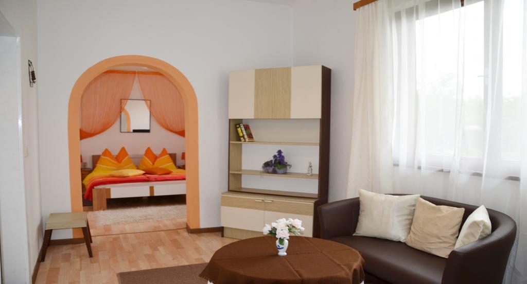 Gasthof-Pension Karawankenblick Пёрчах-ам-Вёртерзе Экстерьер фото